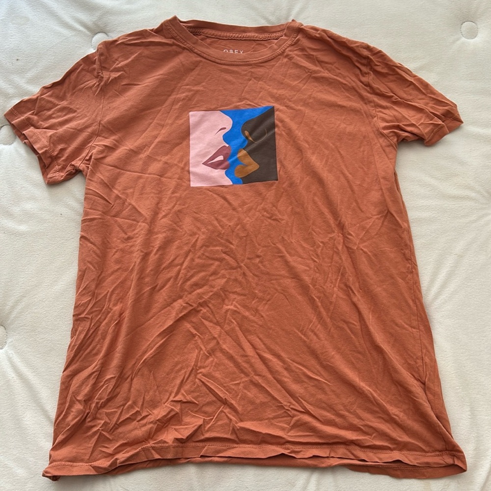 OBEY graphic shirt women’s